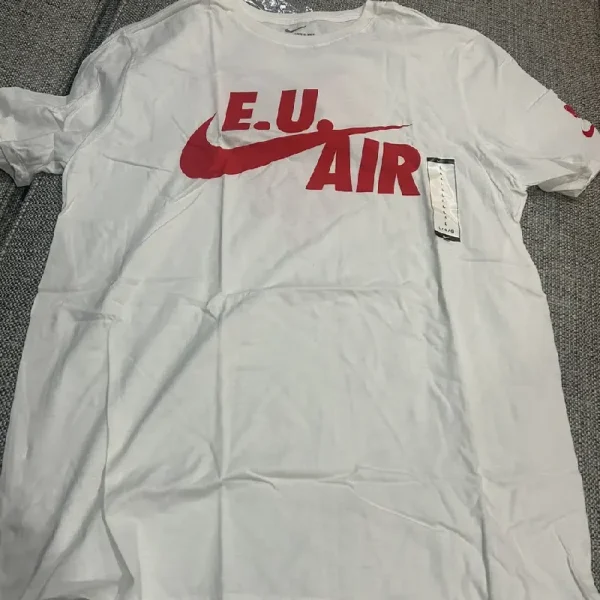 White Emotionally Unavailable × Nike T-shirt - EU